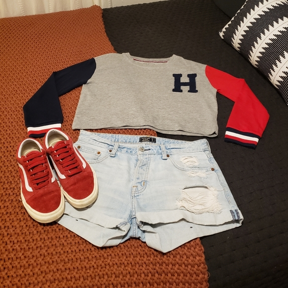 Tommy Hilfiger Vintage Cropped Sweater - Picture 1 of 7
